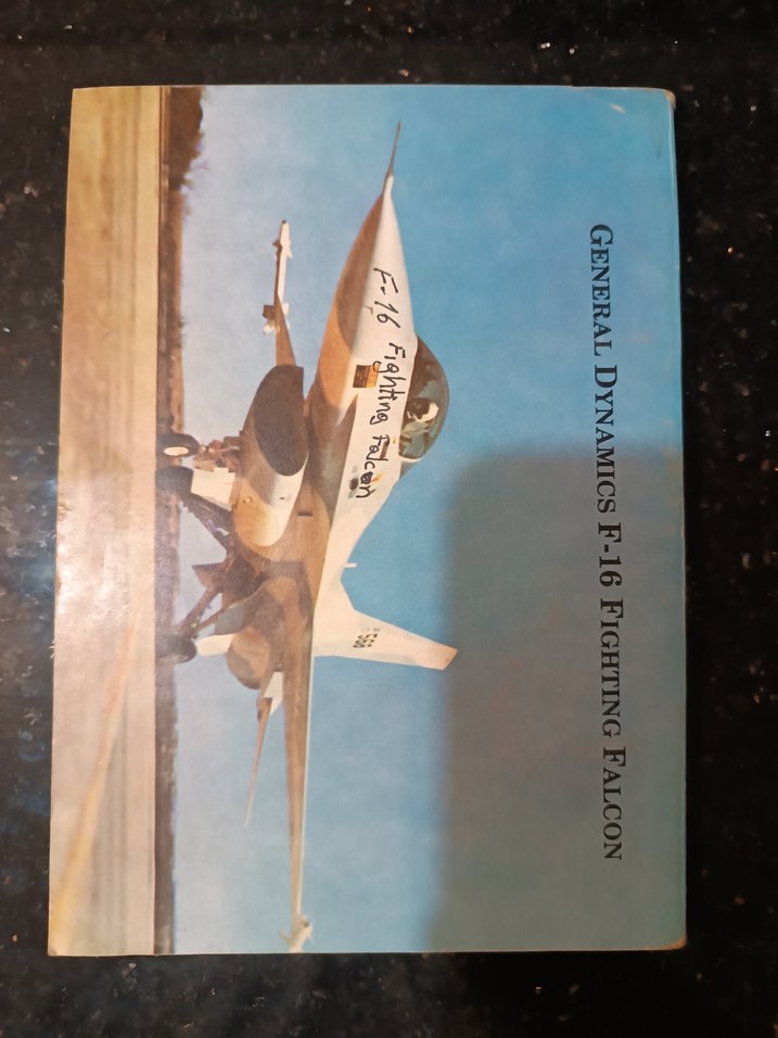 Yeni Süper Cilt 2 Yüzbaşı Volkan Çizgi Roman - Görsel 2