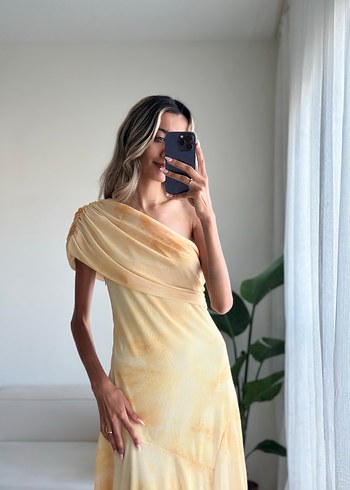 Sarı Drapeli Uzun Straplez Elbise - Görsel 7