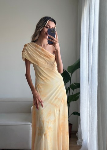 Sarı Drapeli Uzun Straplez Elbise - Görsel 11