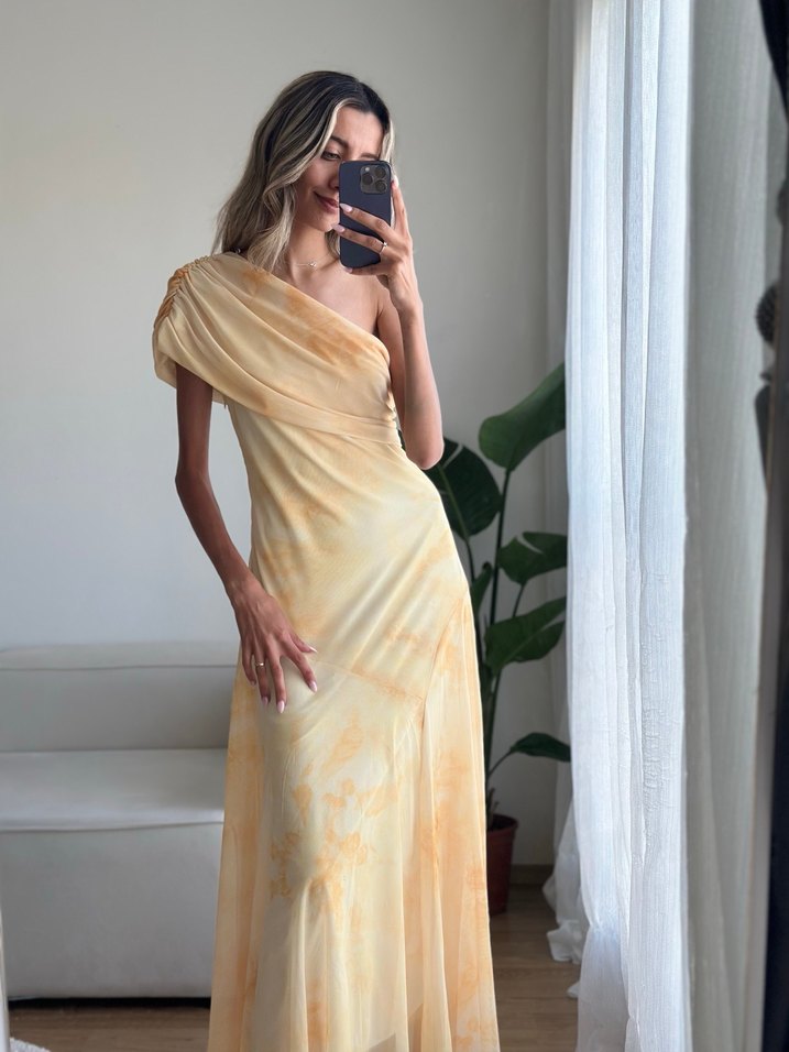Sarı Drapeli Uzun Straplez Elbise - Görsel 5