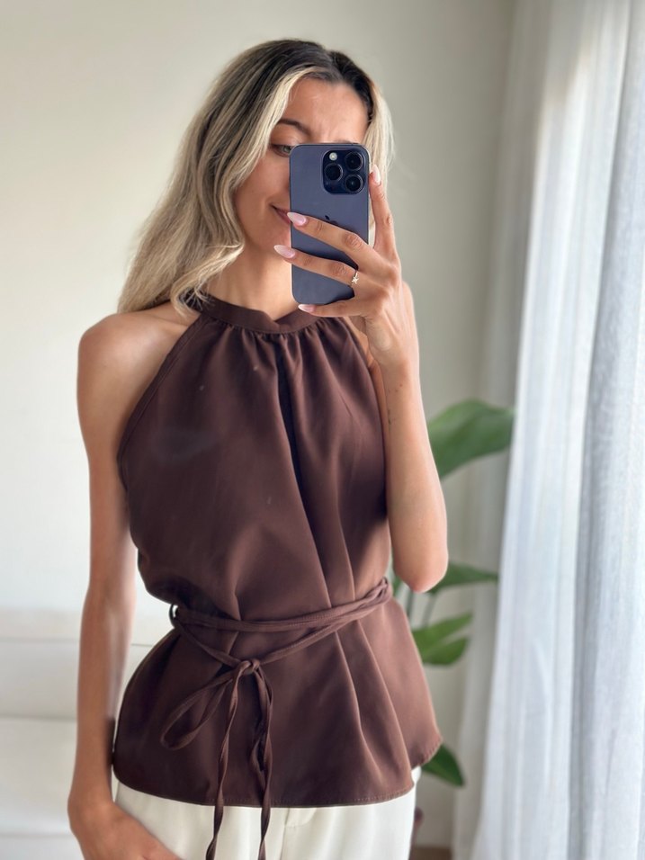 Kahverengi Saten Halter Yaka Bluz - Görsel 4