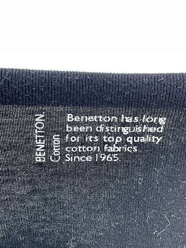m Beden siyah Renk Benetton T-shirt %70 İndirimli.