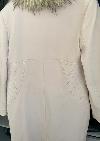 Kürk Yaka Detaylı Bej Kaban - Görsel 4