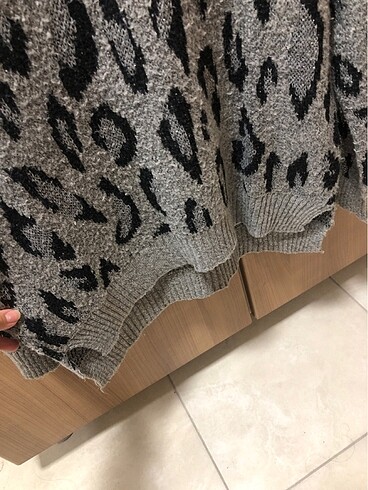 xs Beden Gri leopar desenli kazak