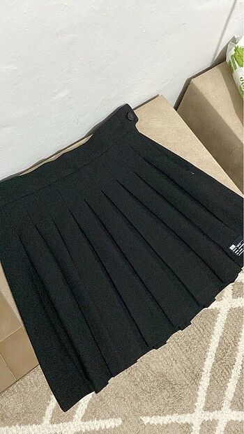 Bershka siyah pileli etek