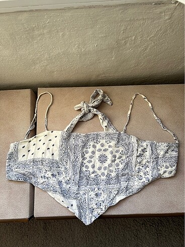 Bershka Sırt dekolteli crop