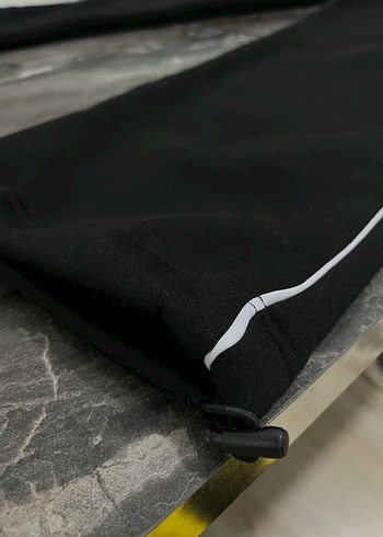 Siyah Fermuarlı Eşofman Altı - Görsel 3