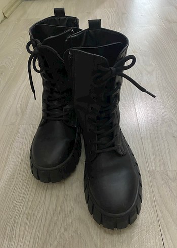 Kadın Bot - Görsel 2