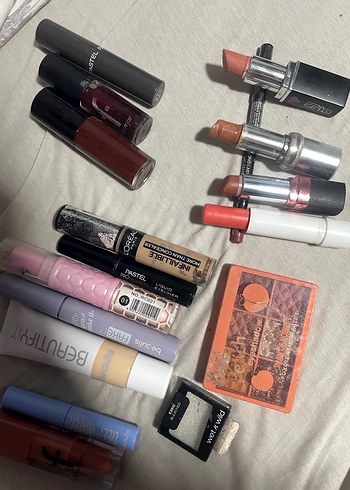 Makyaj Ürünleri Seti tekliflere açığım +hediyeler olacaktır - Görsel 4