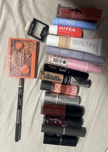 Makyaj Ürünleri Seti tekliflere açığım +hediyeler olacaktır - Görsel 2