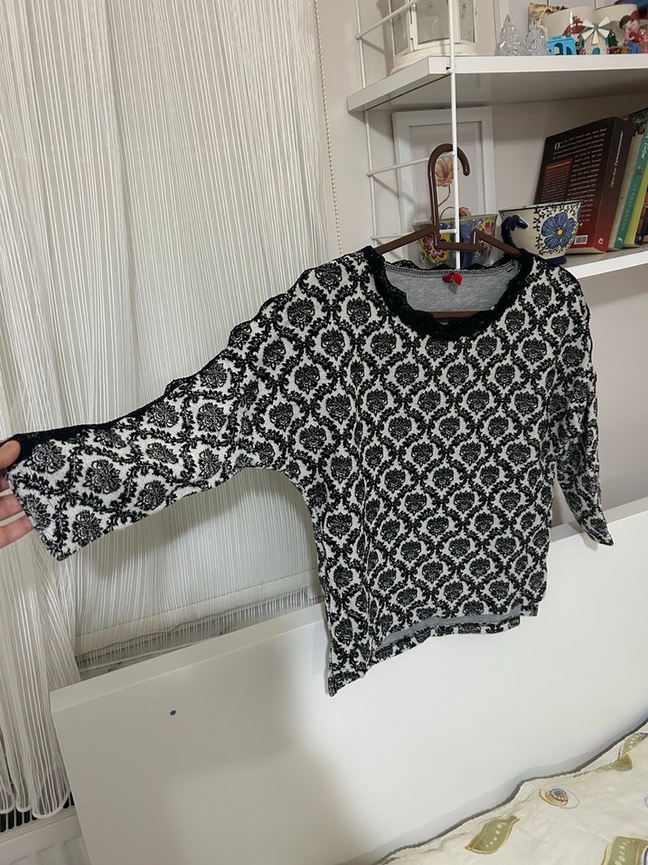 Gri Dantel Detaylı Vintage Kadın Bluz - Görsel 4