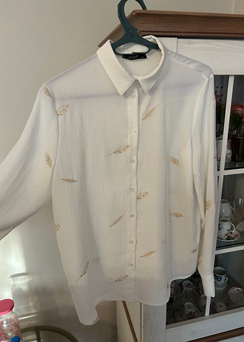 Düğmeli Beyaz Kadın Uzun Kollu gömlek model kumaş - Görsel 2