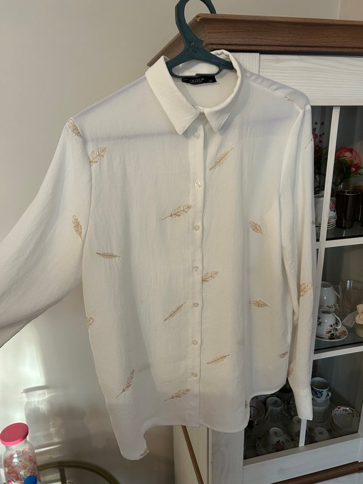 Düğmeli Beyaz Kadın Uzun Kollu gömlek model kumaş - Görsel 2