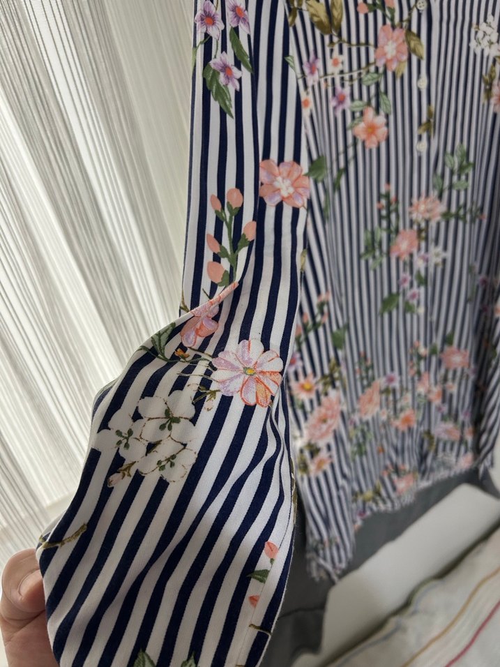 Çiçek Desenli Uzun Kollu V Yaka Kadın Gömlek - Görsel 3