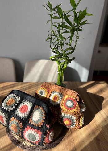  Beden Çiçek Desenli Örgü Kadın Çantası
