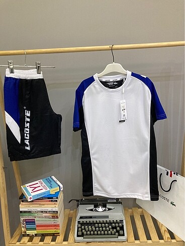 Yeni sezon Lacoste şortu takım