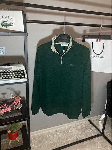 ??Lacoste ??