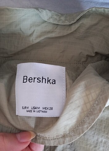 m Beden Bershka ruzgarlik