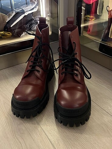 Balenciaga Balenciaga bot
