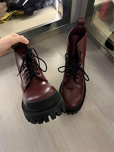 Balenciaga bot