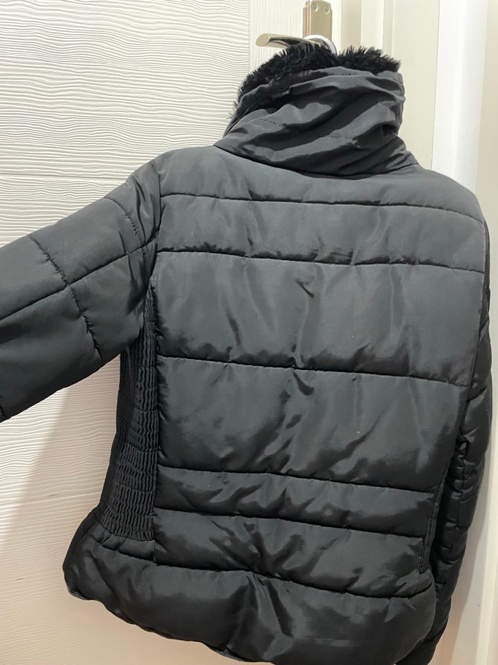 Siyah Kadın Midi Kaban, Kürklü Yakalı - Görsel 4