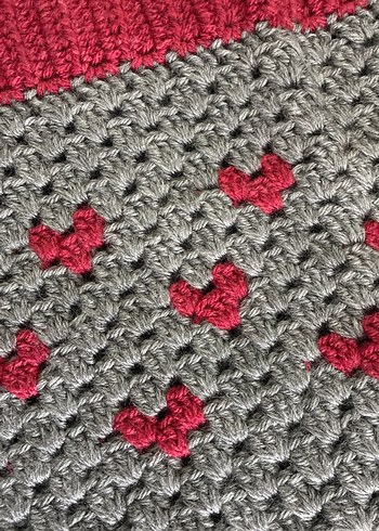 Kadın Gri ve Kırmızı Örgü boyunluk - Görsel 2