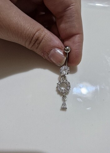 Taşlı yuvarlak çelik göbek piercingi - Görsel 2