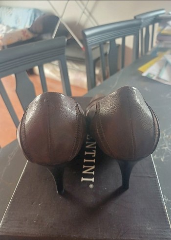 38 Beden Kahverengi Deri Tokalı Bentini