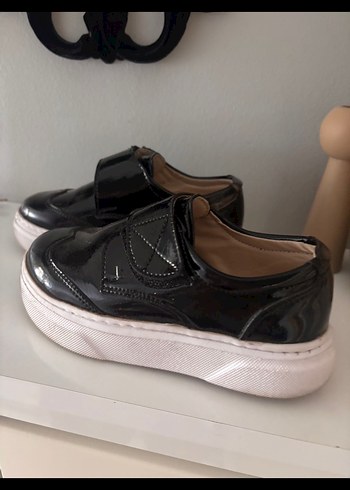 Parlak Siyah Tokalı Erkek Çocuk Ayakkabısı - Görsel 2