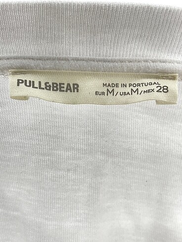 m Beden beyaz Renk Pull and Bear T-shirt %70 İndirimli.
