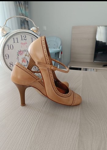 Bej Deri Vintage Stiletto Topuklu Ayakkabı