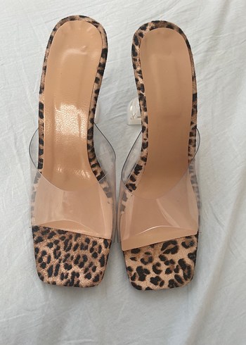 Leopar Desenli Stiletto Topuklu Kadın Terlik