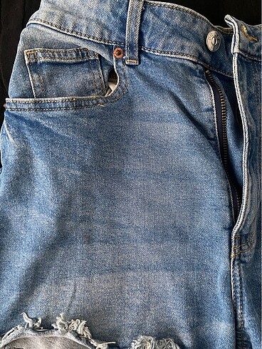 H&M Şort 100 TL istediğiniz ürün için ilan açtırın
