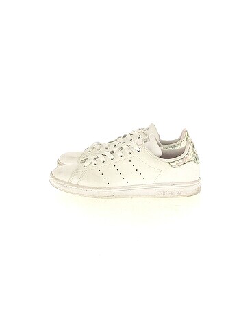 Adidas Spor Ayakkabı %70 İndirimli.