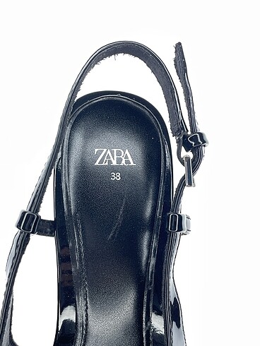 38 Beden siyah Renk Zara Stiletto %70 İndirimli.