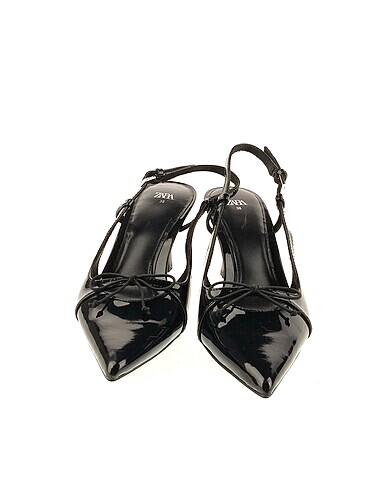 38 Beden Zara Stiletto %70 İndirimli.