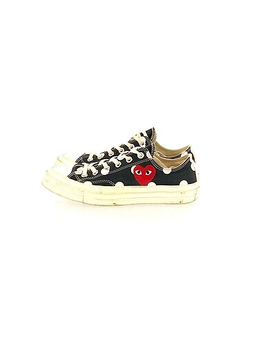 Converse Spor Ayakkabı %70 İndirimli.