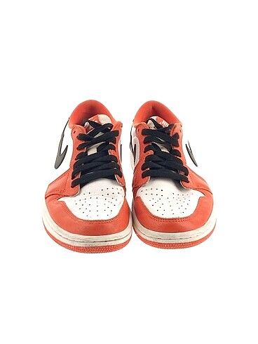 39 Beden Nike Spor Ayakkabı %70 İndirimli.