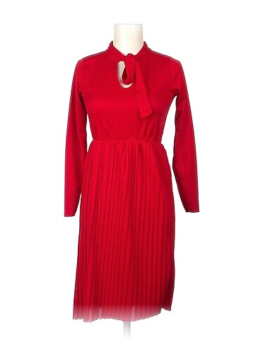 PreLoved Kısa Elbise %70 İndirimli.