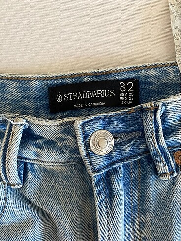 32 Beden mavi Renk Stradivarius Jean