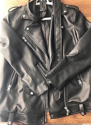 Stradivarius Suni deri oversize biker ceket