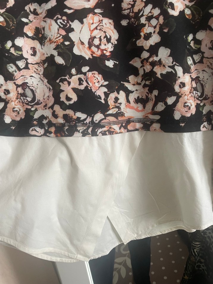 Detaylı Çiçek Desenli Uzun Kollu Bluz - Görsel 3