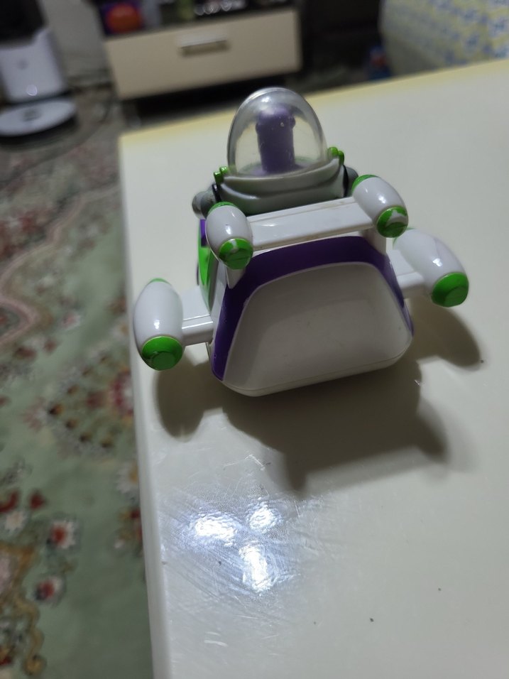 Renkli Yeşil Uzay Temalı Aksiyon Figürü buzzy - Görsel 3