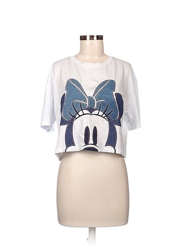 Stradivarius T-shirt %70 İndirimli.