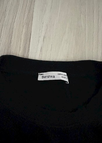 Siyah Yüksek Yakalı Kadın Atlet - Görsel 2