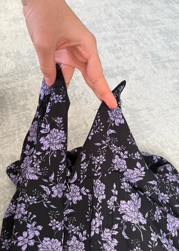 Mor çiçek detaylı siyah şortlu mini etek - Görsel 3