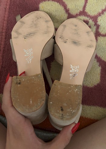Diğer Bej Süet Stiletto Topuklu Kadın Sandalet