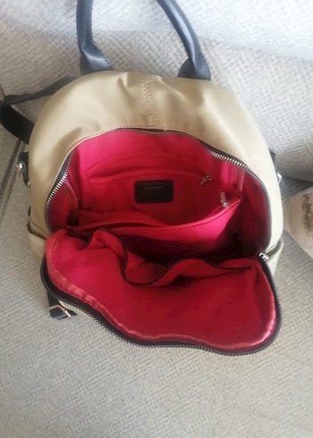 Gri Fermuarlı Kadın Sırt Çantası - Görsel 3