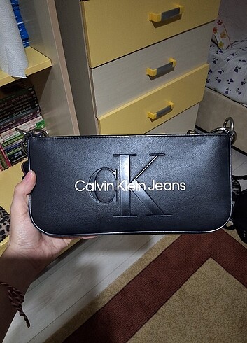Beden siyah Renk Orijinal Calvin Klein Baget Çanta