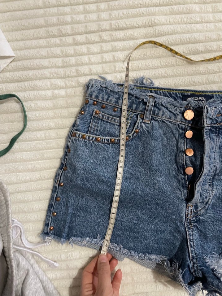 Nakışlı Düğmeli Mini Denim Şort - Görsel 4